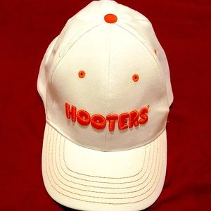 Hooters fitted cap